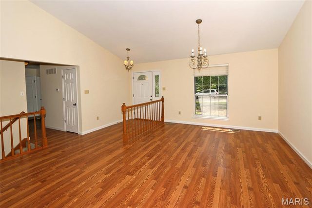 949 Oakmoor Drive, Fenton, MO 63026