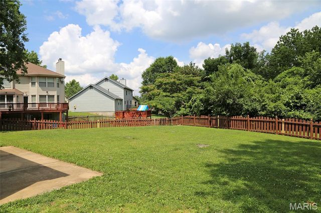 949 Oakmoor Drive, Fenton, MO 63026