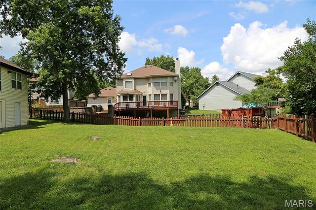 949 Oakmoor Drive, Fenton, MO 63026