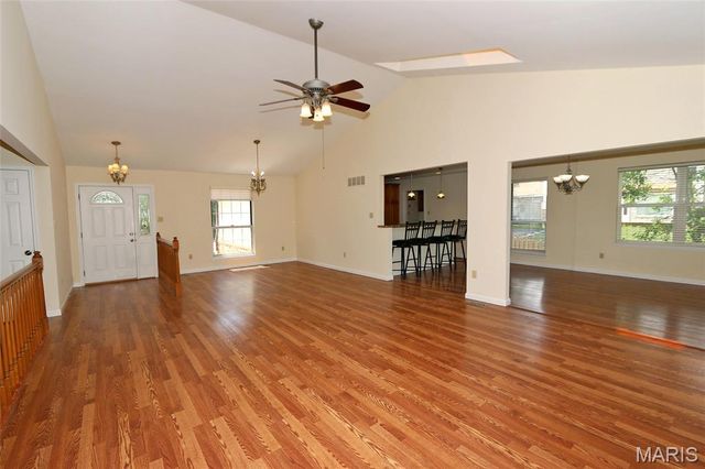 949 Oakmoor Drive, Fenton, MO 63026