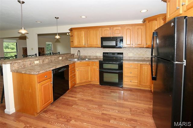 949 Oakmoor Drive, Fenton, MO 63026