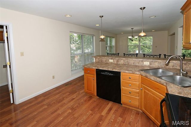 949 Oakmoor Drive, Fenton, MO 63026
