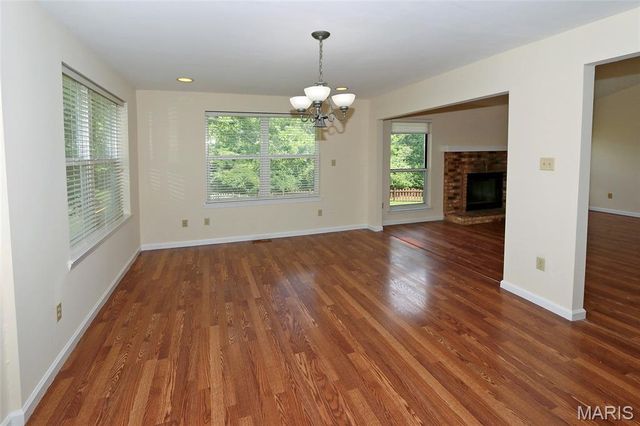 949 Oakmoor Drive, Fenton, MO 63026