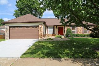 949 Oakmoor Drive, Fenton, MO 63026