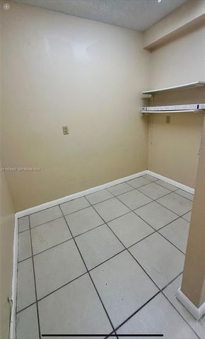 1520 Whitehall Dr 101, Davie, FL 33324