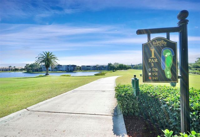 1520 Whitehall Dr 101, Davie, FL 33324