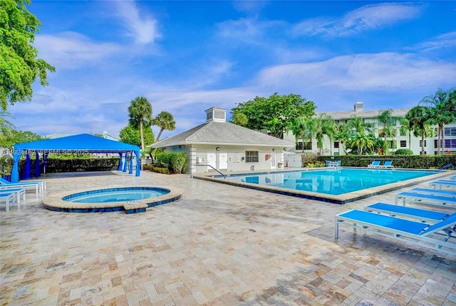 1520 Whitehall Dr 101, Davie, FL 33324