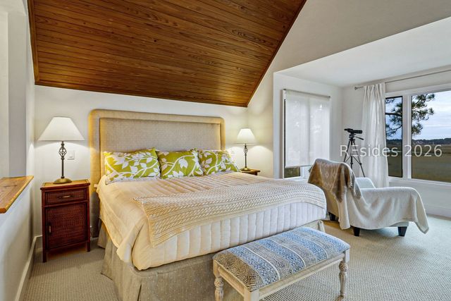 13 Nautilas Rd, Hilton Head Island, SC 29928