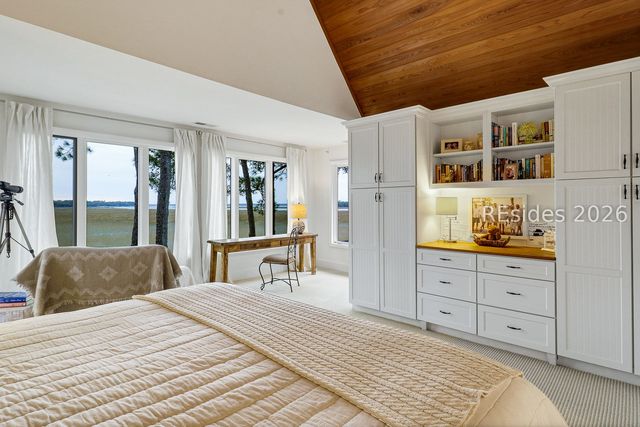 13 Nautilas Rd, Hilton Head Island, SC 29928