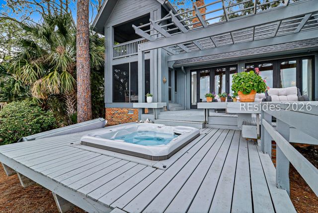13 Nautilas Rd, Hilton Head Island, SC 29928