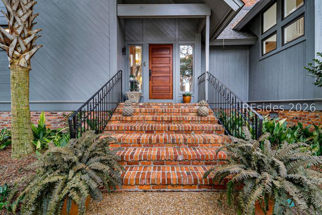 13 Nautilas Rd, Hilton Head Island, SC 29928