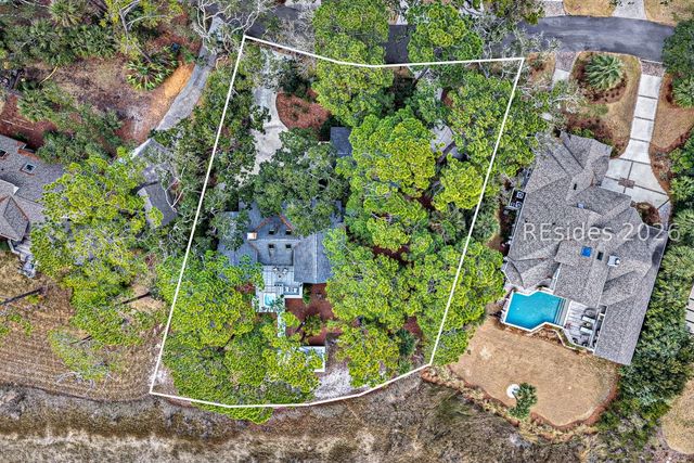 13 Nautilas Rd, Hilton Head Island, SC 29928