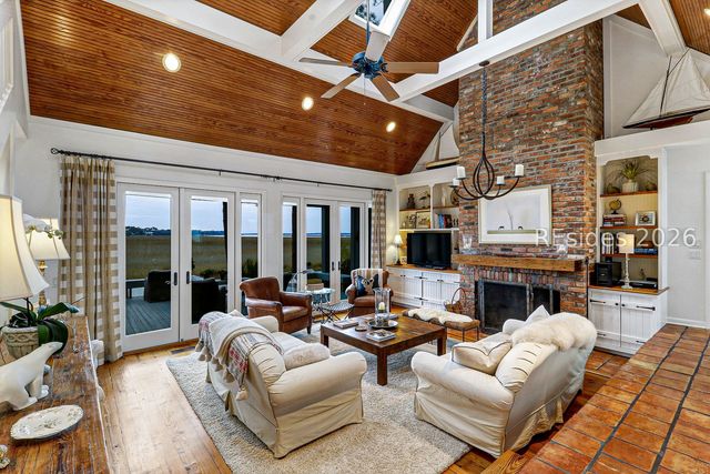 13 Nautilas Rd, Hilton Head Island, SC 29928