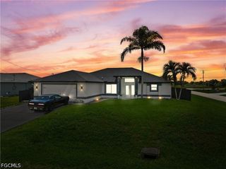 1834 NW 7th PL, Cape Coral, FL 33993