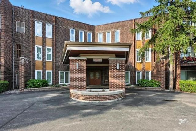 1425 Sandpebble Drive 340, Wheeling, IL 60090