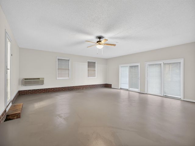 3188 Raccoon Road, Manning, SC 29102