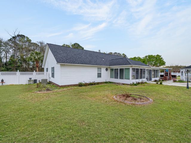 3188 Raccoon Road, Manning, SC 29102