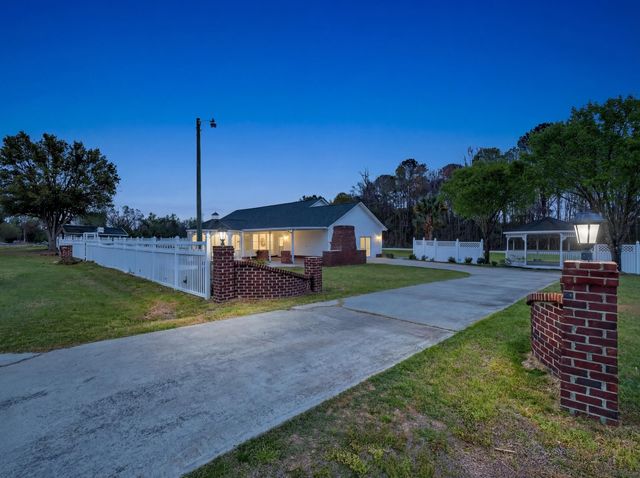 3188 Raccoon Road, Manning, SC 29102