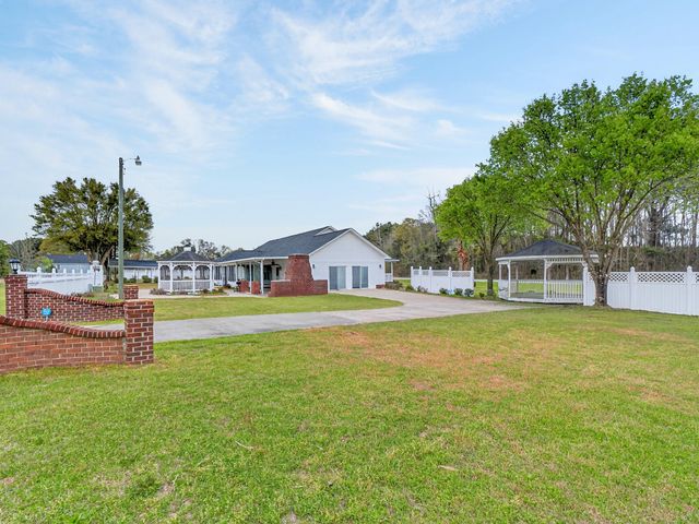 3188 Raccoon Road, Manning, SC 29102