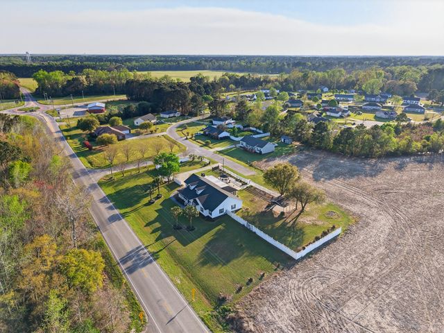 3188 Raccoon Road, Manning, SC 29102