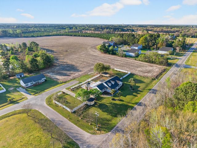 3188 Raccoon Road, Manning, SC 29102