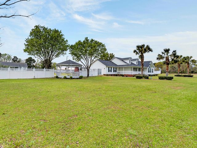 3188 Raccoon Road, Manning, SC 29102