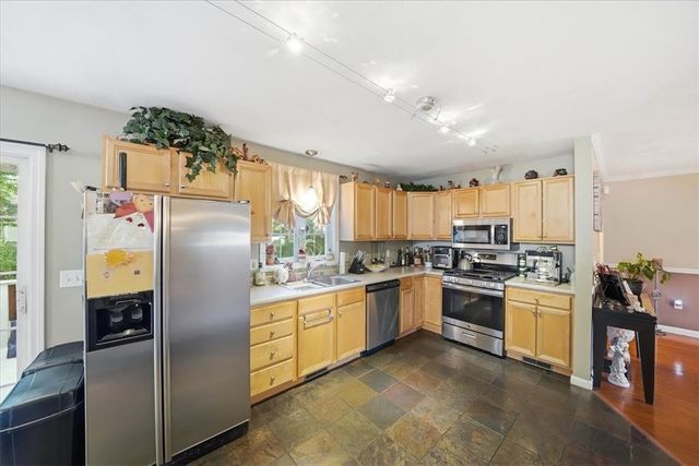 40 Chestnut Grove Avenue, Cumberland, RI 02864