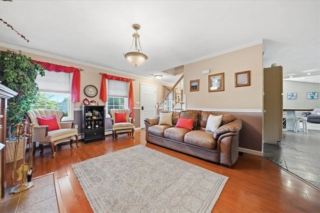 40 Chestnut Grove Avenue, Cumberland, RI 02864