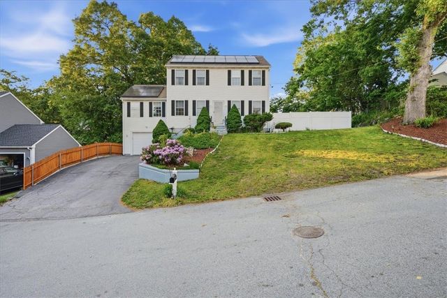40 Chestnut Grove Avenue, Cumberland, RI 02864
