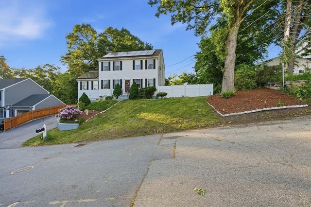 40 Chestnut Grove Avenue, Cumberland, RI 02864