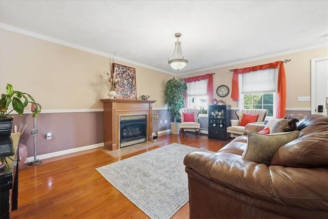 40 Chestnut Grove Avenue, Cumberland, RI 02864
