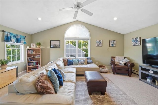 40 Chestnut Grove Avenue, Cumberland, RI 02864