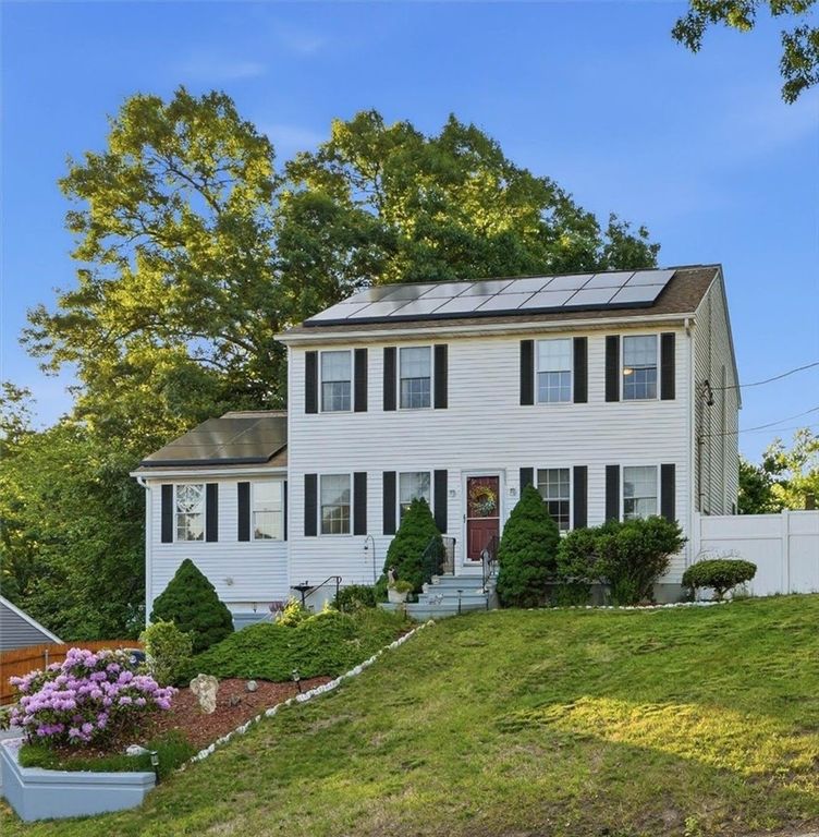 40 Chestnut Grove Avenue, Cumberland, RI 02864