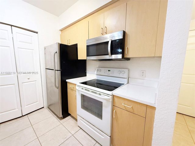 308 Belmont Ln 308, North Lauderdale, FL 33068