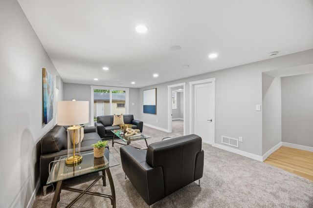 2931 Chowen Avenue N, Robbinsdale, MN 55422