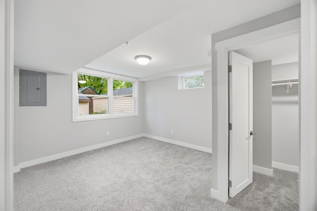 2931 Chowen Avenue N, Robbinsdale, MN 55422