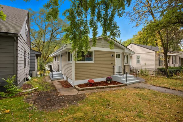 2931 Chowen Avenue N, Robbinsdale, MN 55422