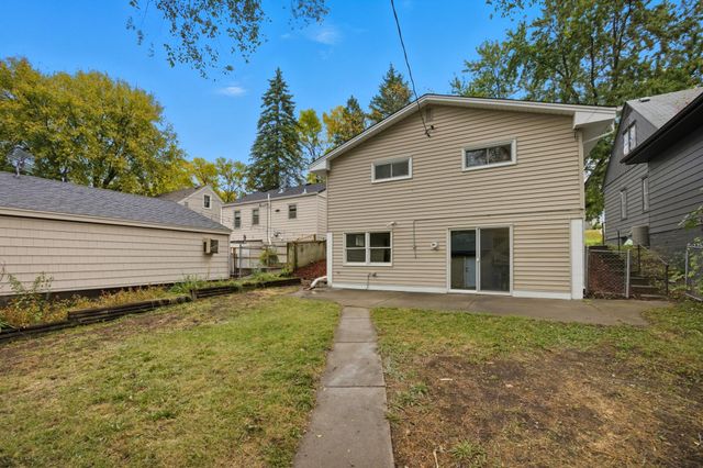 2931 Chowen Avenue N, Robbinsdale, MN 55422