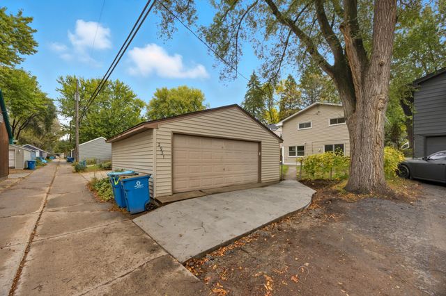 2931 Chowen Avenue N, Robbinsdale, MN 55422