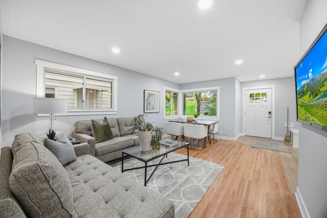 2931 Chowen Avenue N, Robbinsdale, MN 55422