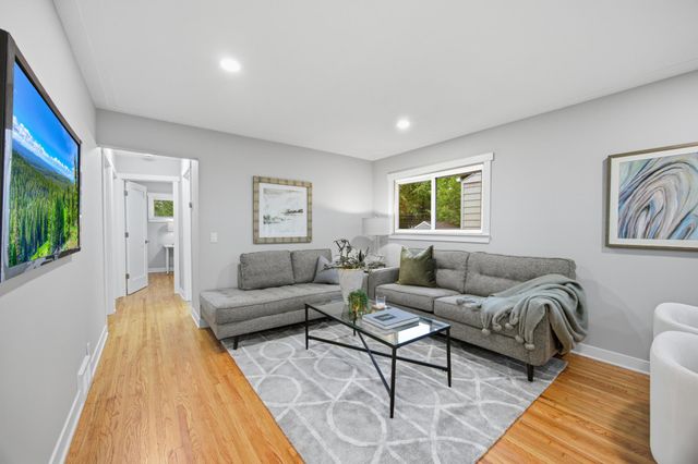 2931 Chowen Avenue N, Robbinsdale, MN 55422