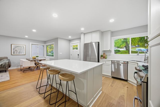 2931 Chowen Avenue N, Robbinsdale, MN 55422