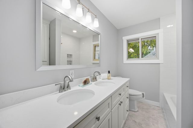 2931 Chowen Avenue N, Robbinsdale, MN 55422