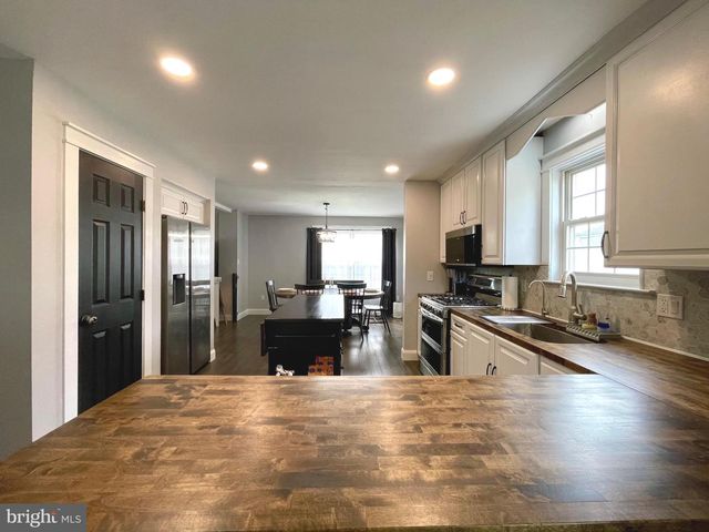 35 STACY DR, Barto, PA 19504