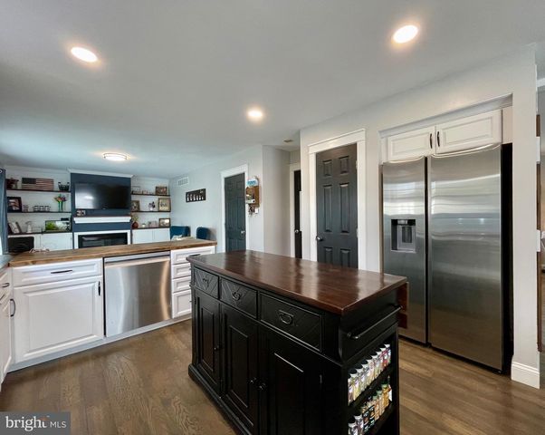 35 STACY DR, Barto, PA 19504