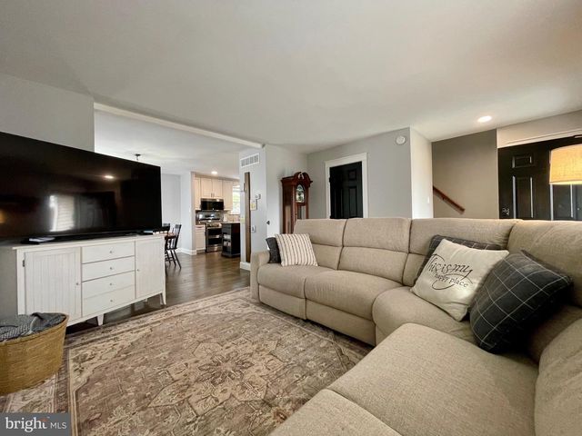 35 STACY DR, Barto, PA 19504