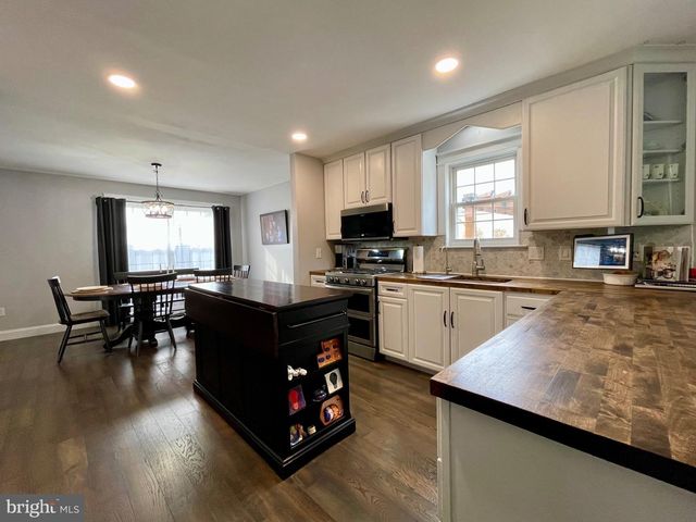 35 STACY DR, Barto, PA 19504