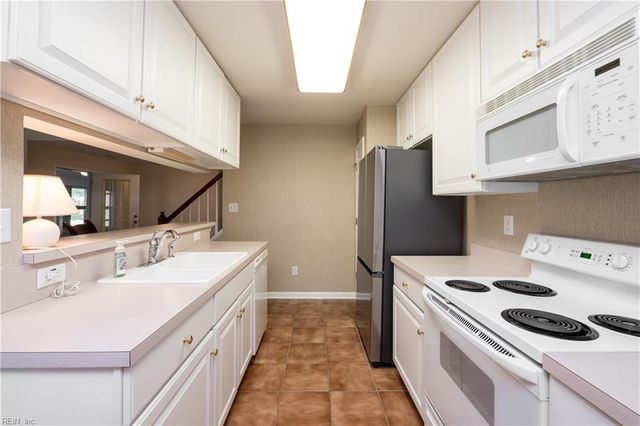 900 Shoreline Pointe, Newport News, VA 23602