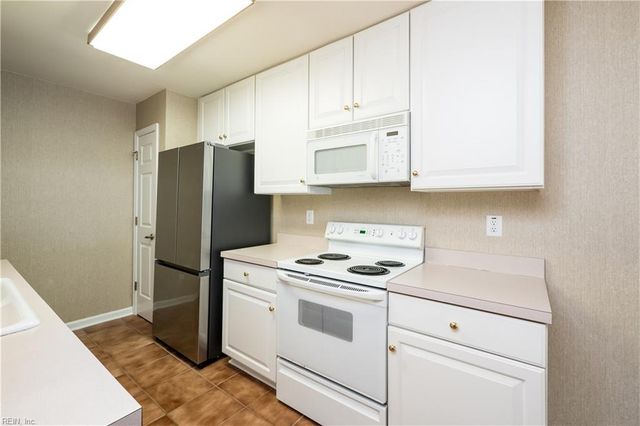900 Shoreline Pointe, Newport News, VA 23602