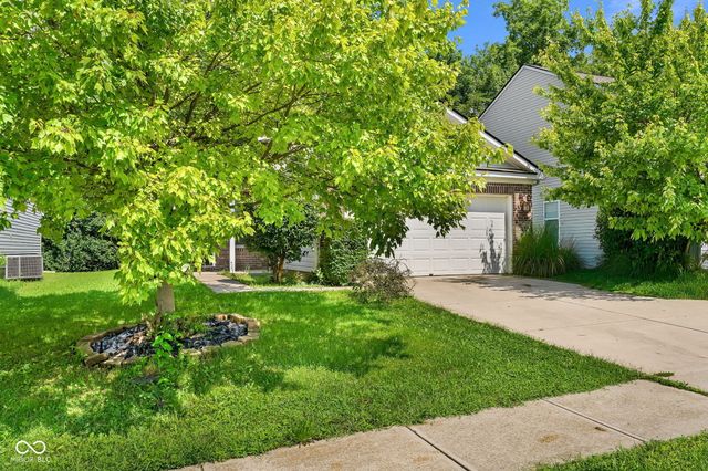 11412 Long Lake, Indianapolis, IN 46235